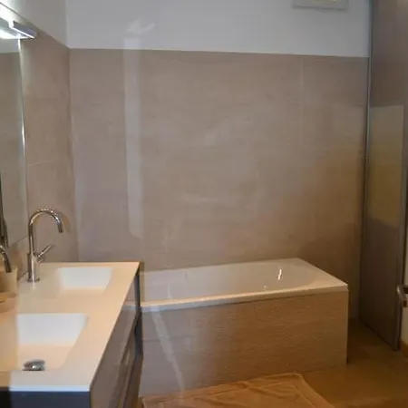Contemporaine Villa Nîmes